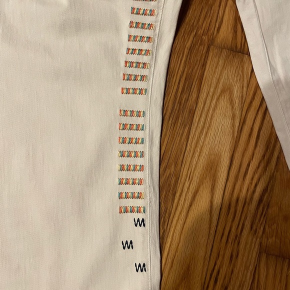 Pilcro NWT Ivory Multi Color-Accented Slim Boyfriend Jeans in 33 - Picture 10 of 14